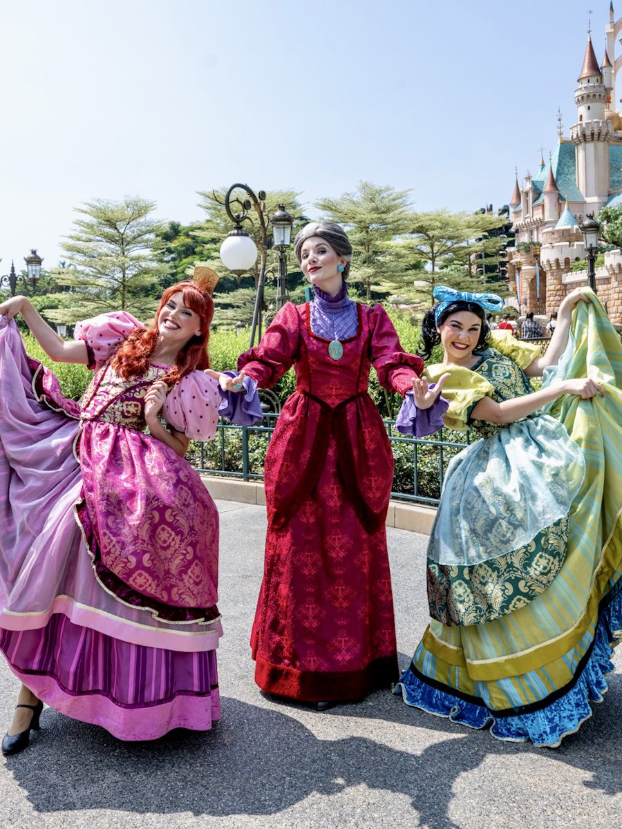 香港ディズニーランド 『シンデレラ』 トレメイン夫人、アナスタシア