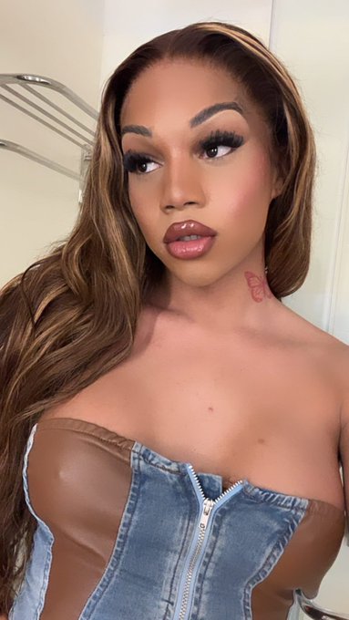 Barbie 💋 https://t.co/cqaw42xBGe