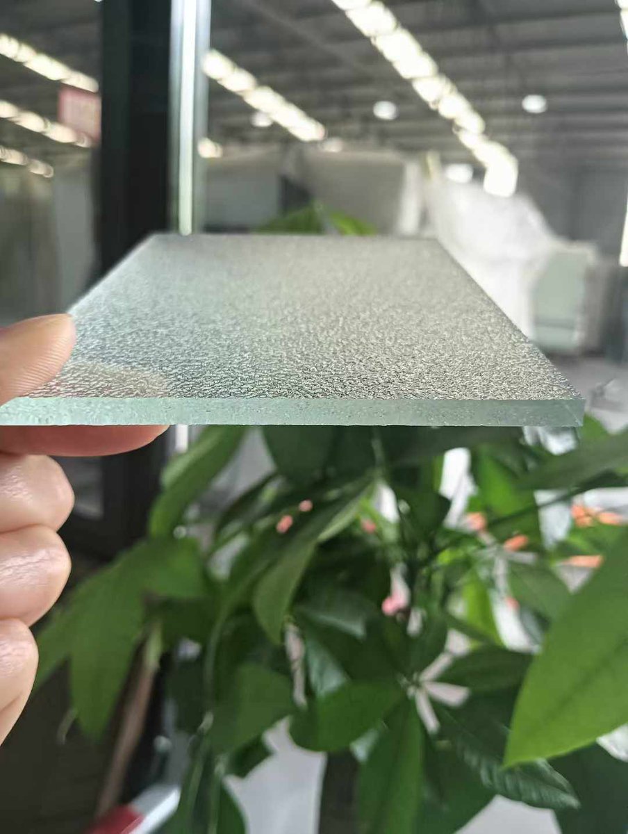 AnnFang443581's tweet image. Patterned Glass in stock.

You can order a container in small quantity first to try the quality of our products.We pursue long-term and permanent cooperation with you! 
My whatsapp +8619333235037
My e-mail: ann@coffeenglass.com

#patternedglass #figuredglass #desenlicam