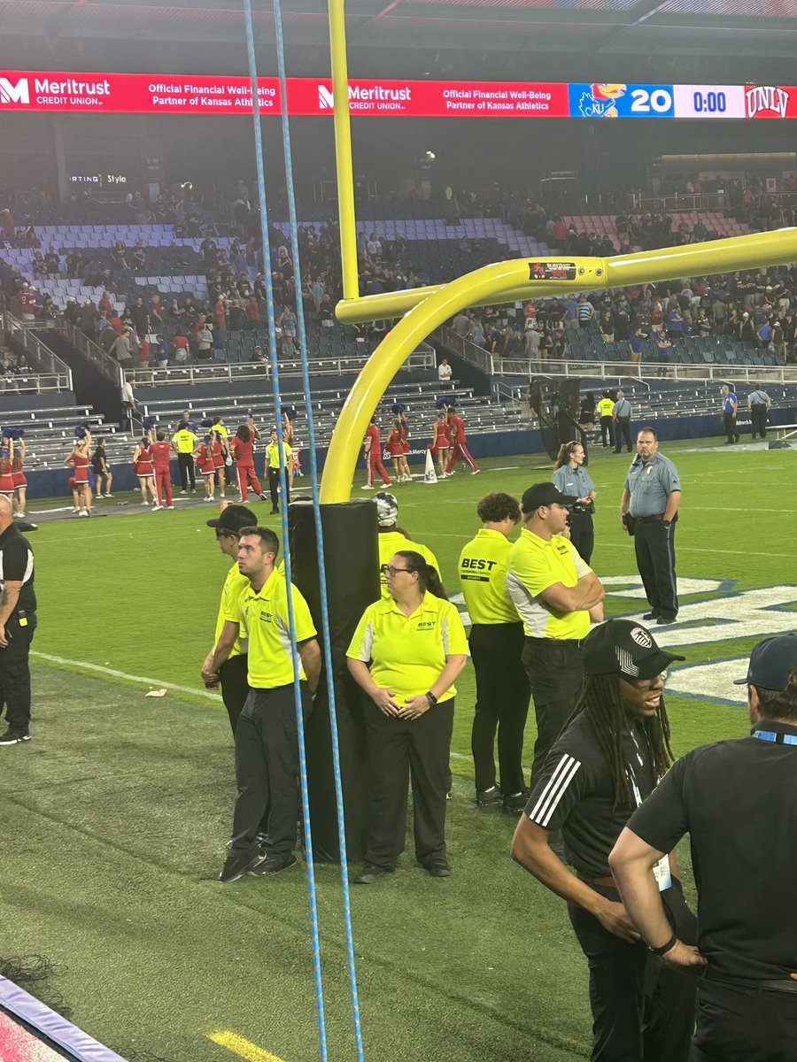 drewveach24's tweet photo. Who’s gonna tell them no one is coming for that goalpost after a loss to UNLV… https://t.co/sYwcjwca4c