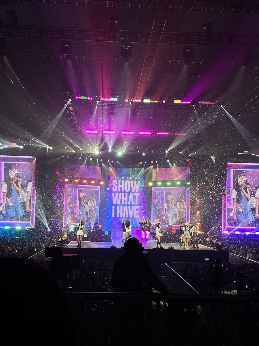 cake girls🍰🍓 tweet media