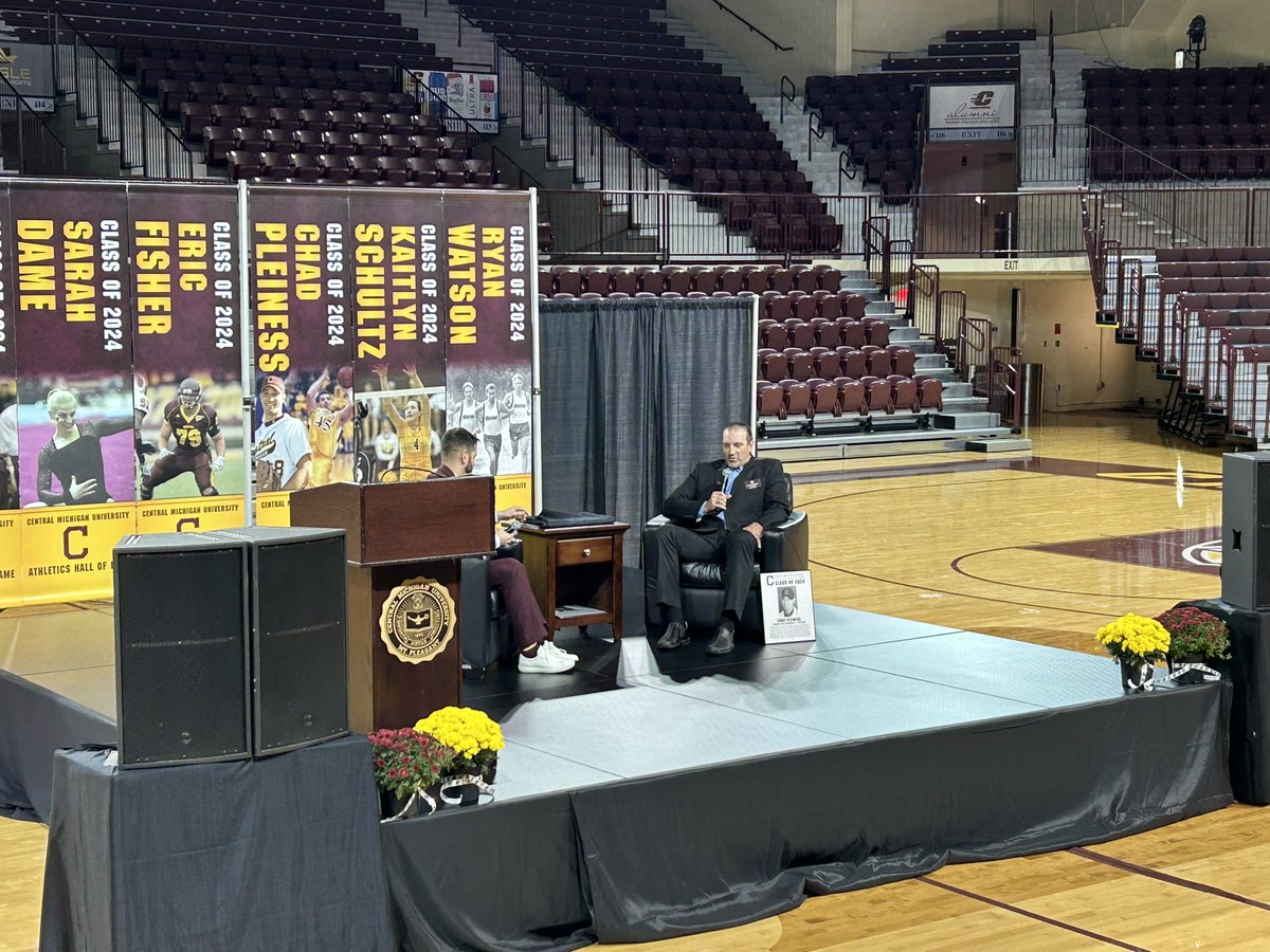 Congratulations to former Chippewa RHP Chad Pleiness on his induction into CMU Hall of Fame last night! 

Thank you for sharing your experiences and spending some time with us at practice before your big night!

#FireUpChips 🔥 ⬆️