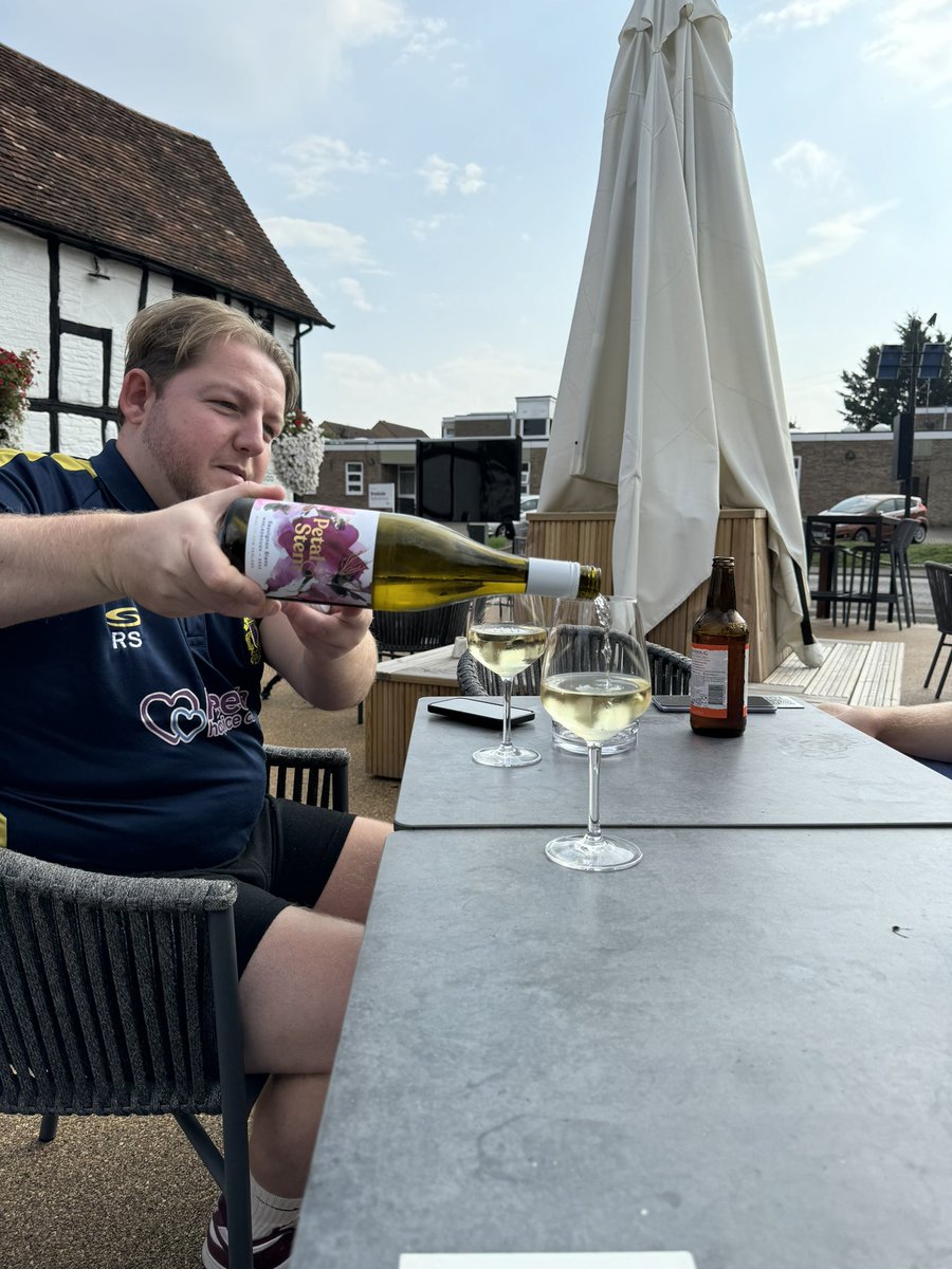 🚗55 minute journey to the depths of Bedfordshire.

🤷‍♂️12 men.

🚿No changing rooms.❌

Only one thing for it….

Pre match warm up in the pub!

<a href="/BedsFootballPod/">Wulfric of Beadanford</a> 

Forget Joshua v Dubois - want to see a battering?

Watch Turvey tear us a new one at 14:30

#UpTheInitials