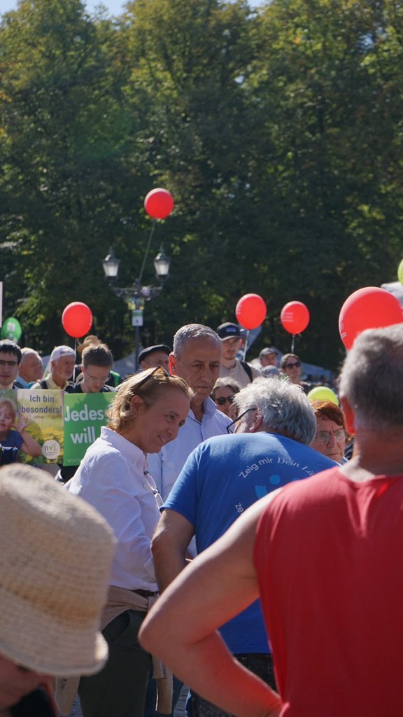 Moritz Dorn (@m_dorn_) on Twitter photo Der #MarschfürdasLeben, der jedes Jahr gegen Frauenrechte und gegen das Recht auf Abtreibung demonstriert, beginnt in Berlin. Organisiert vom Bundesverband Lebensrecht (BVL) nehmen u.a.  Beatrix von Storch (AfD) und die Christen in der AfD teil. 
#b2109 #MfdL #noFundis Der #MarschfürdasLeben, der jedes Jahr gegen Frauenrechte und gegen das Recht auf Abtreibung demonstriert, beginnt in Berlin. Organisiert vom Bundesverband Lebensrecht (BVL) nehmen u.a.  Beatrix von Storch (AfD) und die Christen in der AfD teil. 
#b2109 #MfdL #noFundis