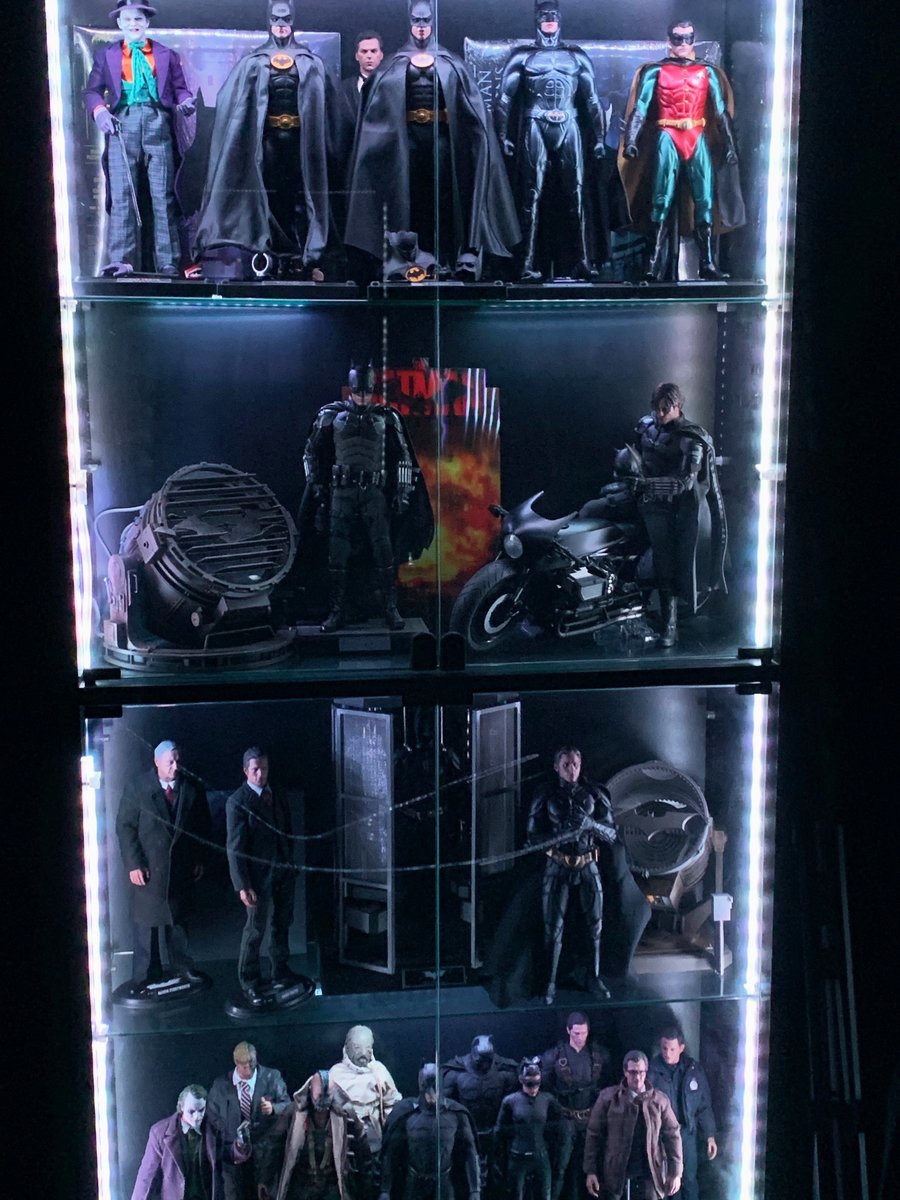 BaruWayne's tweet photo. 連休初日引き籠り
今夜はMY🦇CAVEのスクリーン下して何か観ましょう🦇祝いましょう🦇🥃

#バットマンの日
#バットマン85周年
#バットマンよ永遠に 
#BatmanDay https://t.co/4TUT2Gfj7k