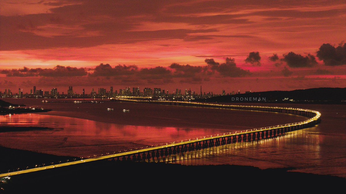 dronemanYT's tweet photo. Evening View of Atal Setu with Mumbai Skyline in Background https://t.co/H9Fw771069
