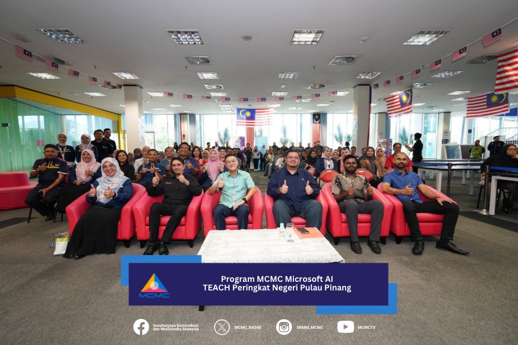 MCMC_RASMI's tweet photo. Program ini turut mendapat sokongan daripada 19 peserta Accelerated Leadership Program Series (ALPs), yang merupakan program kepimpinan untuk kakitangan MCMC yang berpotensi tinggi sebagai fasilitator latihan.

#MCMC
#MicrosoftAITeach https://t.co/4O5ekEaOAx