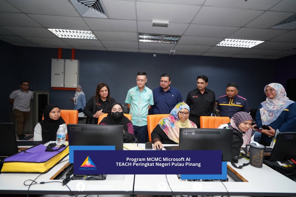 MCMC_RASMI's tweet photo. Program ini turut mendapat sokongan daripada 19 peserta Accelerated Leadership Program Series (ALPs), yang merupakan program kepimpinan untuk kakitangan MCMC yang berpotensi tinggi sebagai fasilitator latihan.

#MCMC
#MicrosoftAITeach https://t.co/4O5ekEaOAx