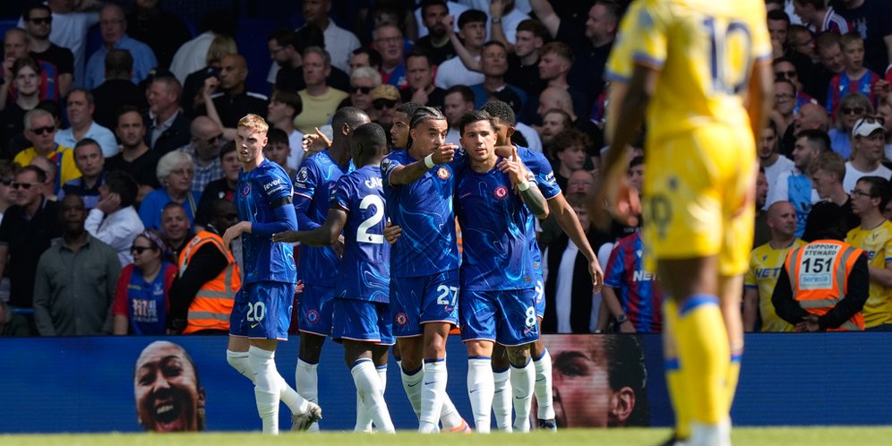 Chelsea &amp; MU Diprediksi Tak Bisa Finis Empat Besar Musim Ini dlvr.it/TDW8TB (BolaNet)