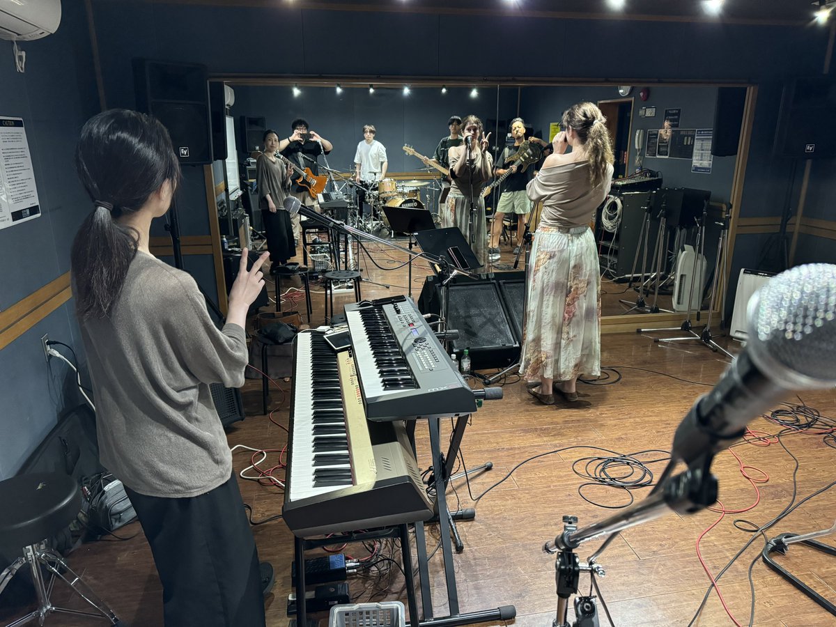 early_cross's tweet photo. 今日は次のライブに向けた最後のリハーサルでした!
次のライブは9/28(土)渋谷ギルティ!
チケット予約・お取り置きは公式HPのチケットページより承っております。
https://t.co/jTCcXH6WdR
7ヶ月ぶりのライブです。
ご来場お待ちしております!
#earlycrossband
#live
#rehearsal
#jeffes https://t.co/COzGOXLFxo
