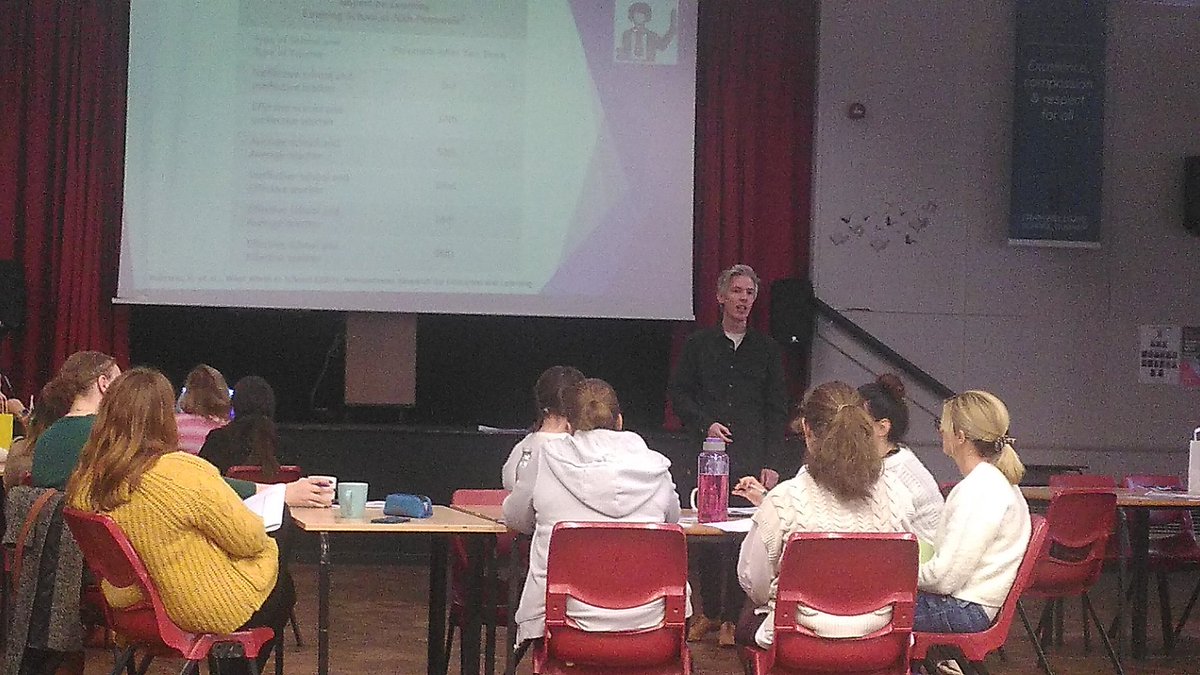 FSDConferences's tweet photo. And we're back for the afternoon session - starting with @HaleDonal talking about Raising Achievement. @OUPSecondary https://t.co/btZXlXwyNT