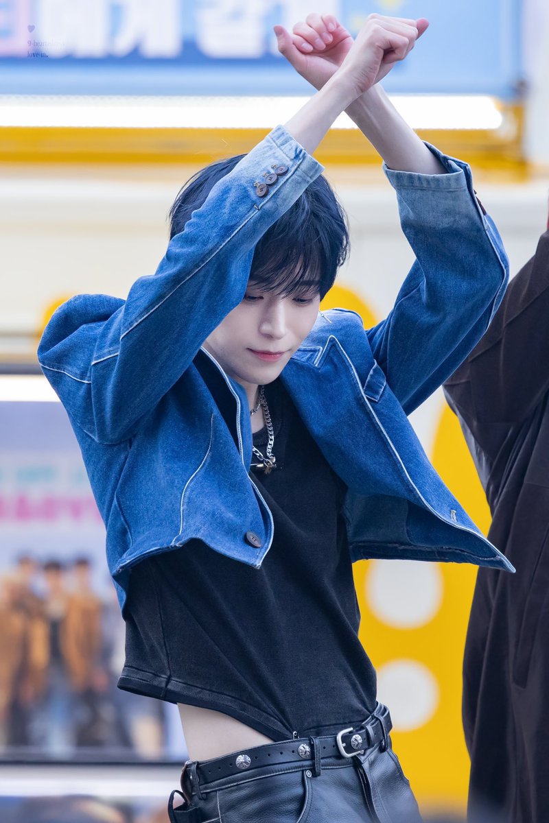 uzxcvnu's tweet photo. 믾꾸 이때 10kg이상 차이 났었다는 거잖아 https://t.co/tlZu5enr1T