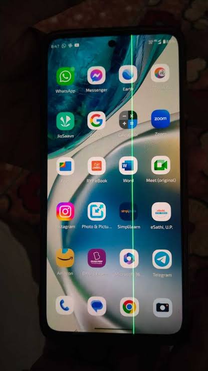 pradip__chouhan's tweet photo. @motorolaindia I've been facing the green line issue on my Moto G72. This is a widespread problem among users. Can you please address this and provide a solution at the earliest? #MotoG72 #GreenLineIssue #MotorolaSupport https://t.co/6eL96sMOhR