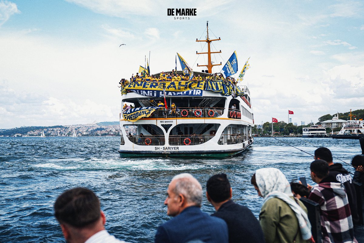 demarkesports's tweet photo. Fenerbahçe tribünü, derbiye gidiyor 🟡🔵 https://t.co/Ey8MY5VHQp
