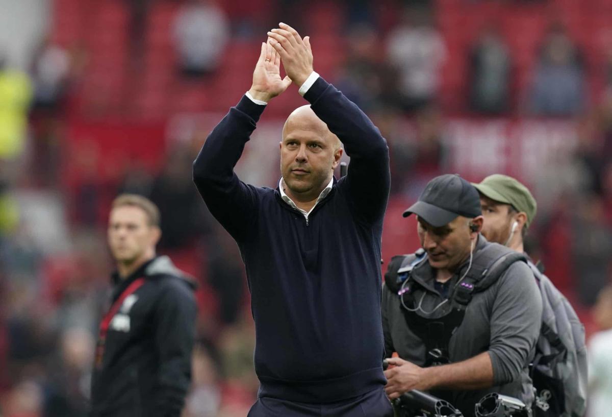 LFCMAGAZINE's tweet photo. [Media] Two Former Premier League Stars Back Liverpool to Push for League Title Under Arne Slot https://t.co/wNLsPm2wlj https://t.co/asEg3MJwQL