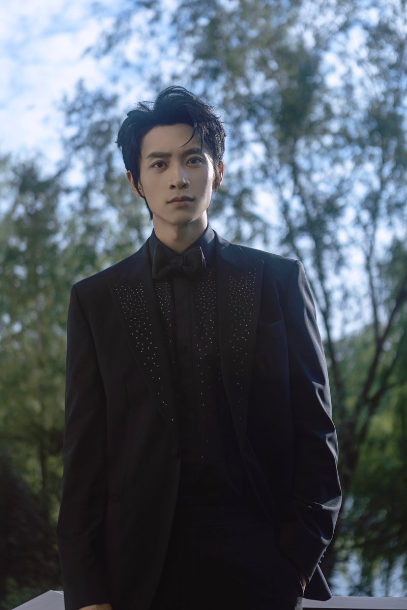 FKShi's tweet photo. #WeiChen (#VisionWei) studio share photo for attend #丝绸之路国际电影节/ The 11th Silk Road International Film Festival.
More :
https://t.co/SHE2kTSyvI
~Weibo 21 Sep 2024~ https://t.co/QTJDNlfpjt