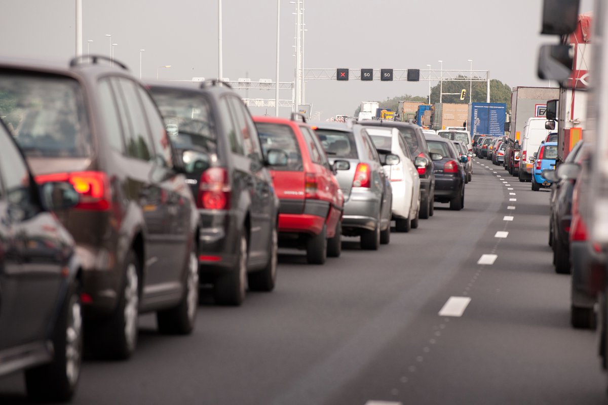 Update verkeerssituatie afsluiting #A2:
Op dit moment is het extra druk op de wegen rondom Utrecht. Dit komt door een ongeluk op de #A27 en het festival #Titanium.
Mijd daarom Utrecht of stel je reis uit. Reis vooral  niet via Nieuwgein.

Meer info: 👇
bit.ly/4df6pQx