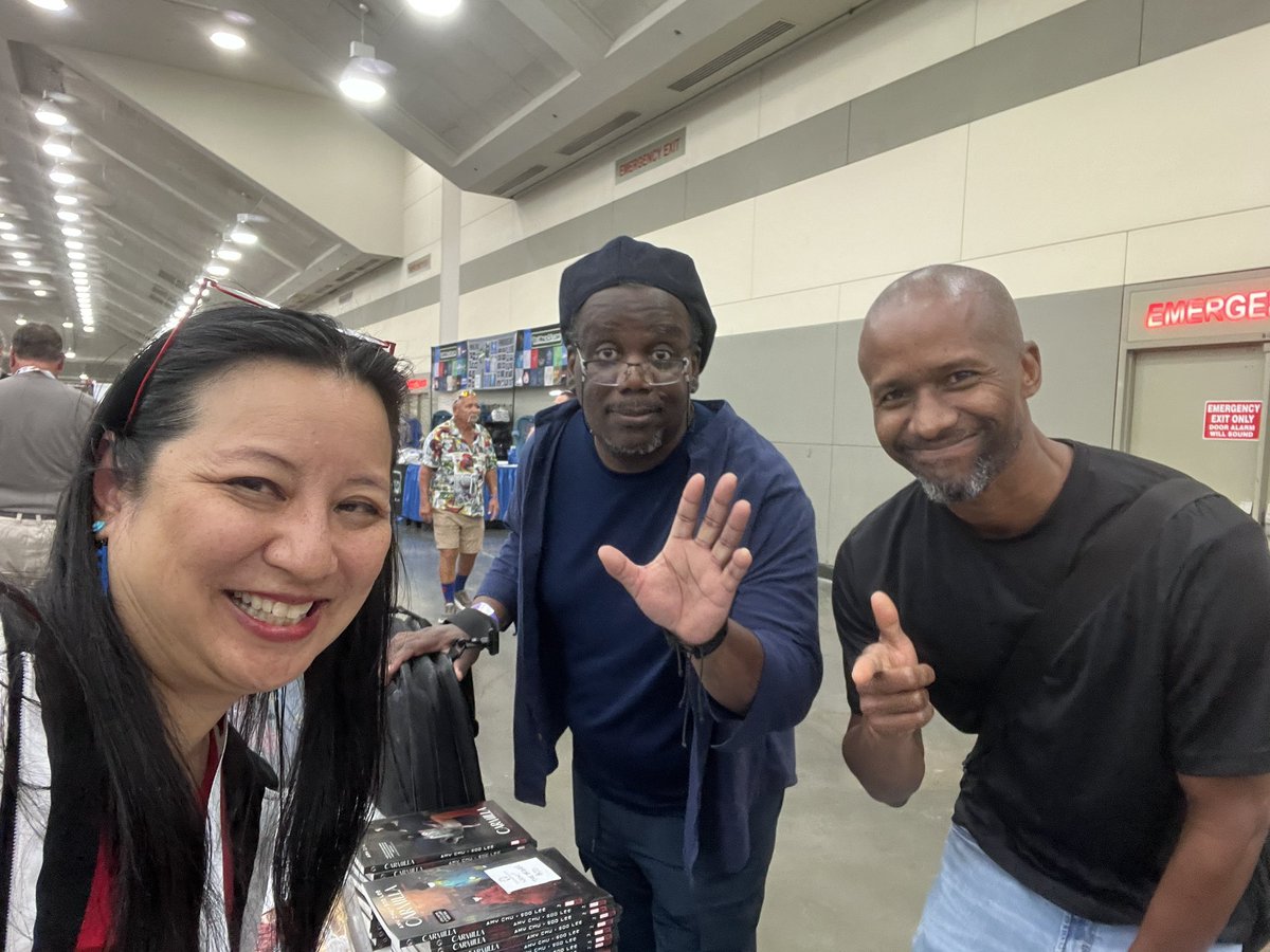 A M Y C H U #donutkiller 👽 tweet media