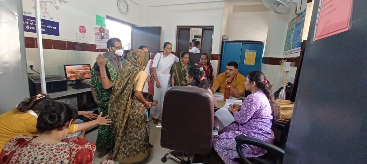 IdarSbcc's tweet image. પોષણમાસ સપ્તાહની ઉજવણી અંતગર્ત પ્રા.આ.કેન્દ્ર. જસવંતગઢ ખાતે સેમસ્કીનીંગ કરવામાં આવું તેમજ પોષણા જાગૃતિ અંગે ચર્ચા કરવામાં આવી...
@CdhoSabarkantha @THOIDAR  @Sbccsk @sabarkanthadp @OfficerIec @DrDedhrotiya