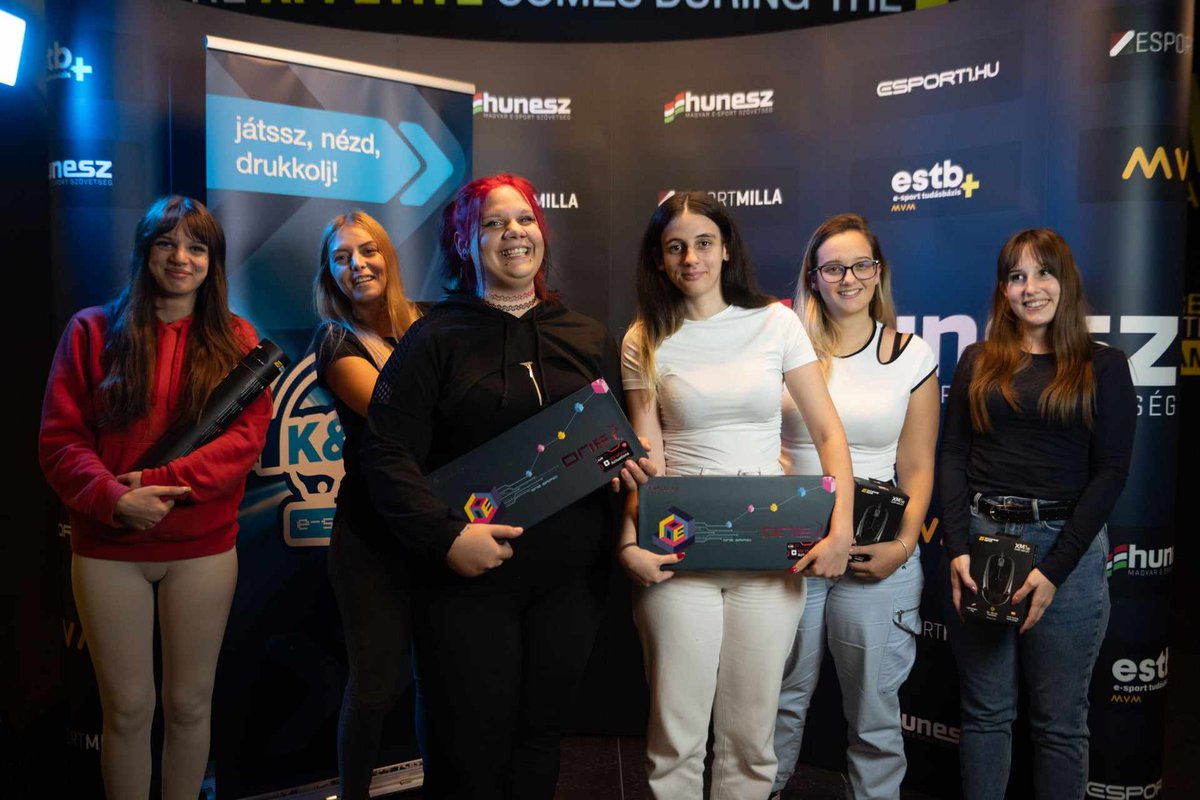 HUNESZ NŐI SZAKÁG tweet media