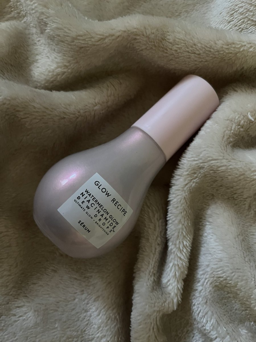 CurlySunnyGirl's tweet photo. Hej skarby 
Mam na sprzedaż serum z niacynamidem glow recipe w pojemności 40ml oraz the ordinary w pojemności 30ml
Użyłam ich kilka razy, jednak za każdym razem pojawia się u mnie reakcja alergiczna, dlatego jestem zmuszona wydać je dalej 

Prosiłabym o rt 🫶 https://t.co/ycO5VYneZR
