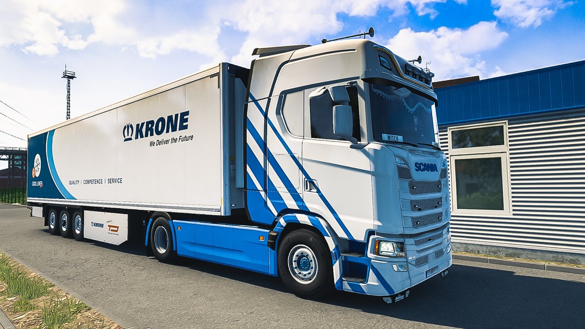 arrowsrealm's tweet photo. @KroneTrailer has introduced a game-changing innovation to #EuroTruckSimulator2 with their #eTrailer, easily recognized by the black hub on the center axle. It reduces fuel consumption by 20-40%, making it a standout addition! @SCSsoftware #BestCommunityEver https://t.co/C7Aa2vB7Mn