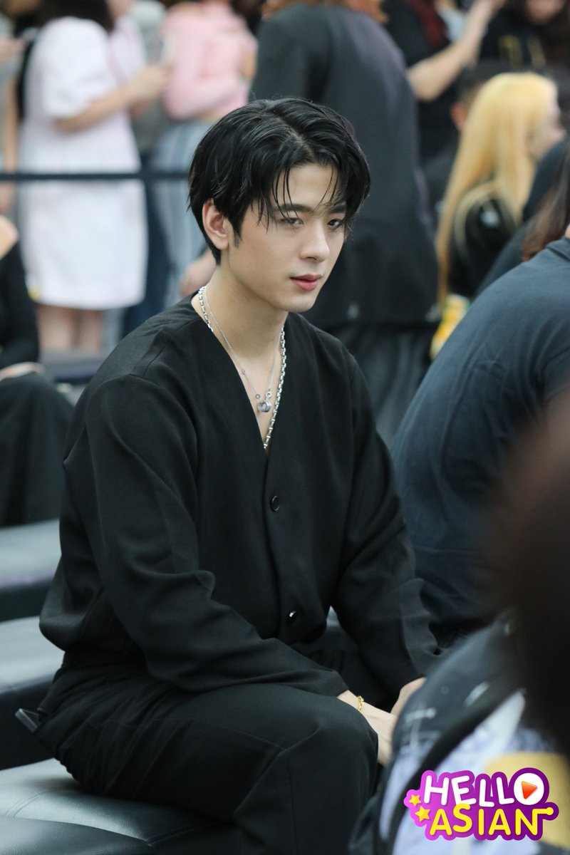 หนุ่มฟร้อนท์โลว์กับลุค all black สุดเท่ห์ "ปอร์เช่-ศิวกร" ในงานแฟชั่นโชว์เปิดตัว “BLKGEM APPAREL”

#XXSIVK 
#PorscheSivakorn
#BLKGEM
#BLKGEMAPPAREL
#BLACKTOBASIC #THEFIRSTRUNWAYSHOW