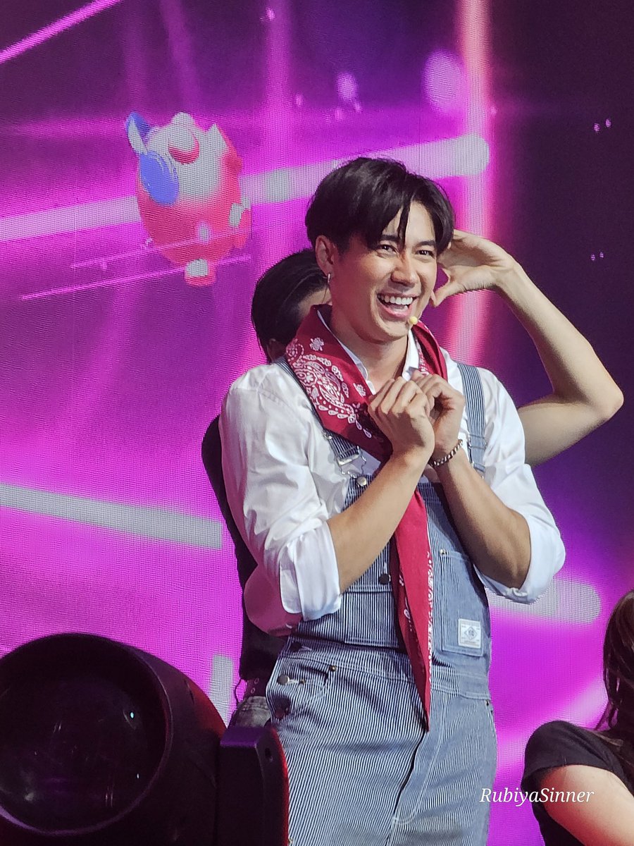 TTO16905374's tweet photo. So cute😍😘
JAM 3RD FANCON
#มาแจมกัน_Fanconcert
#piccrd https://t.co/jWFgaFehDH