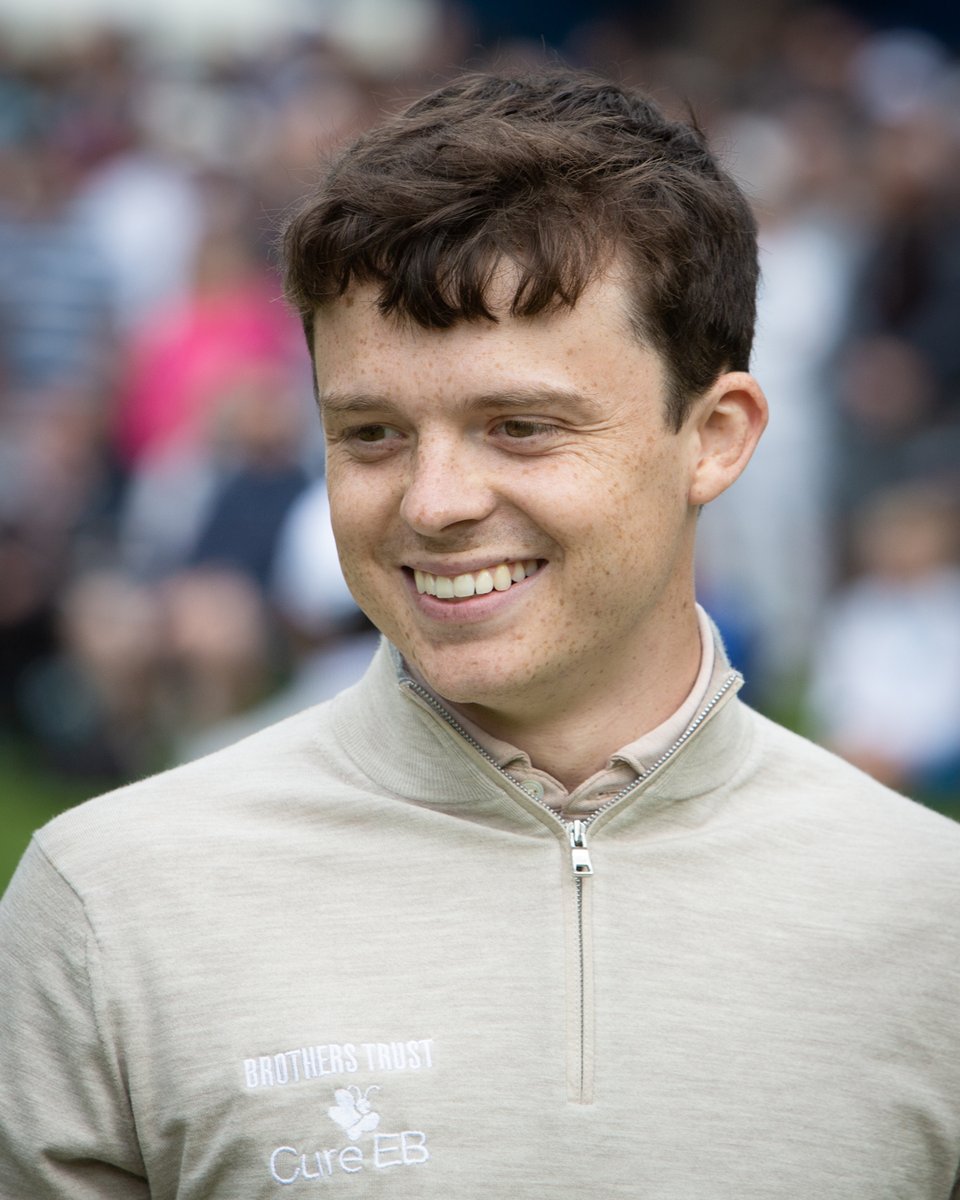 CureEBorg's tweet photo. #TomHolland Sam and Harry playing to win at the #BMWPGA #Rolexseries golf tournament wearing the @CureEB logo! 🦋
Thank you so much @Tbrotherstrust raising awareness of research to #cure #EB #fightEB #healEB @TomHolland1996
 Fab photos taken by super mum #NikkiHolland 💙 https://t.co/gczQ59ei8X