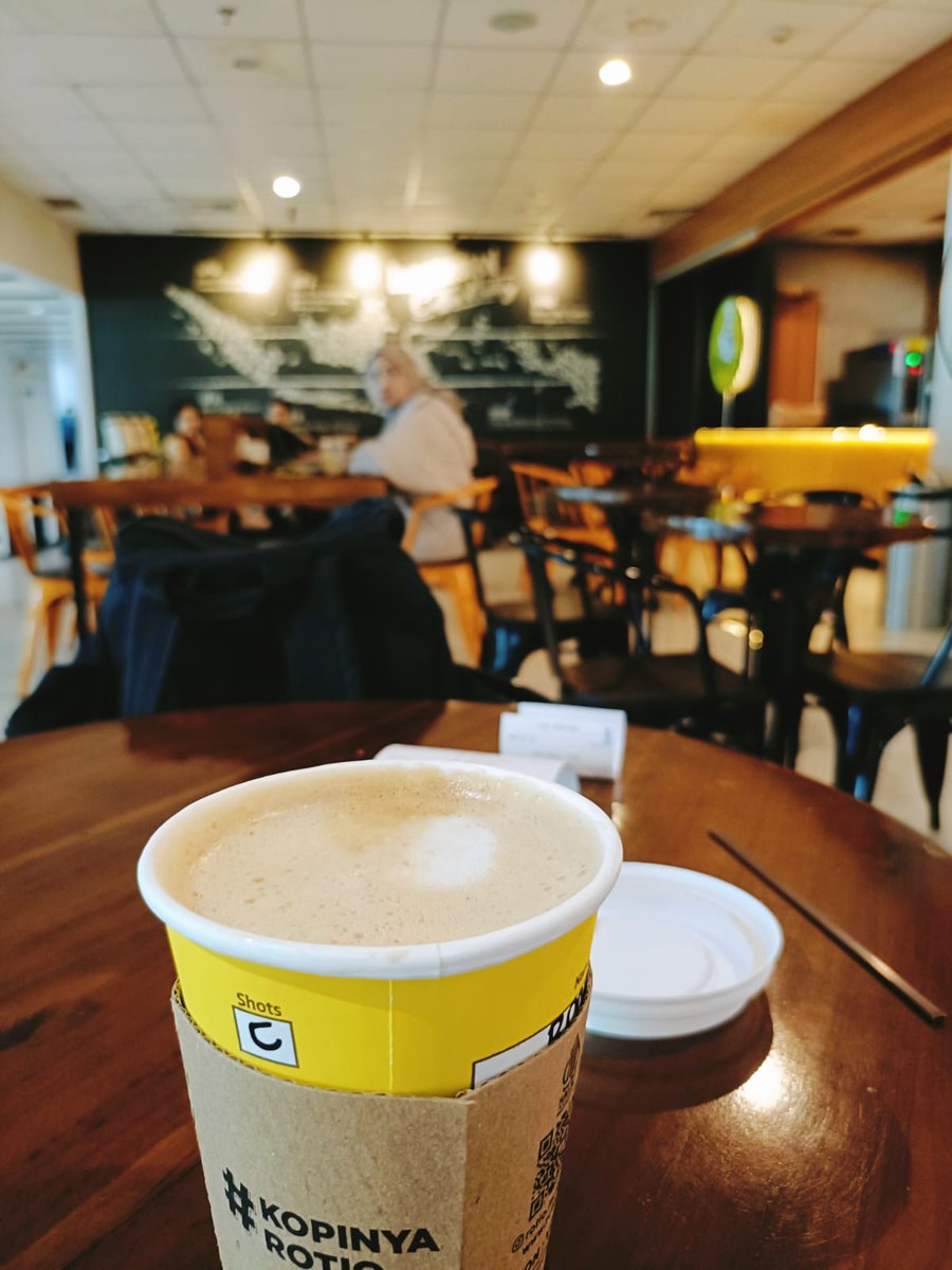CryptoPublicID's tweet image. Back to Jakarta, with local coffee.
#HBAR
#Bitcoin
#UNVR
#GOTO
#MBMA
#SMGR