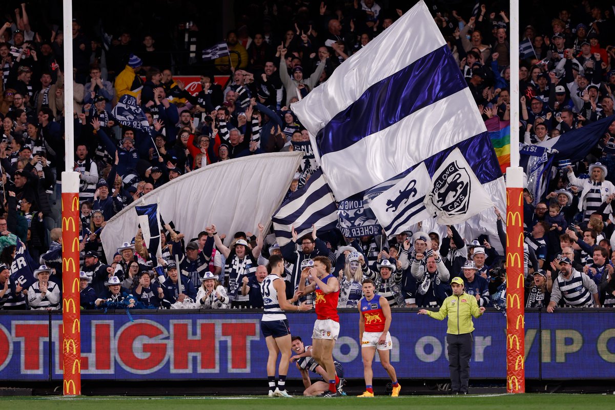 Melbourne Cricket Ground tweet media