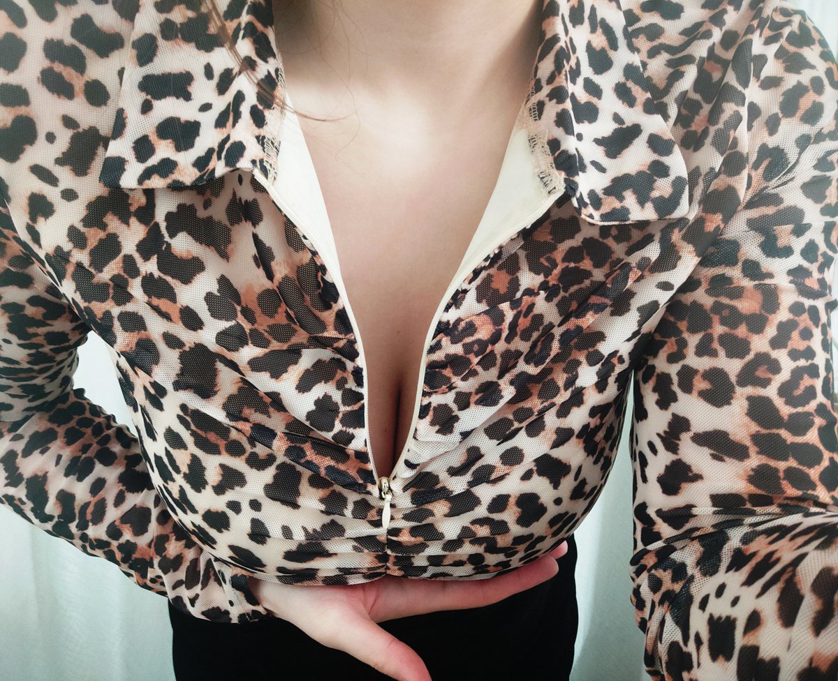 把你大鸡巴插我乳沟里吧