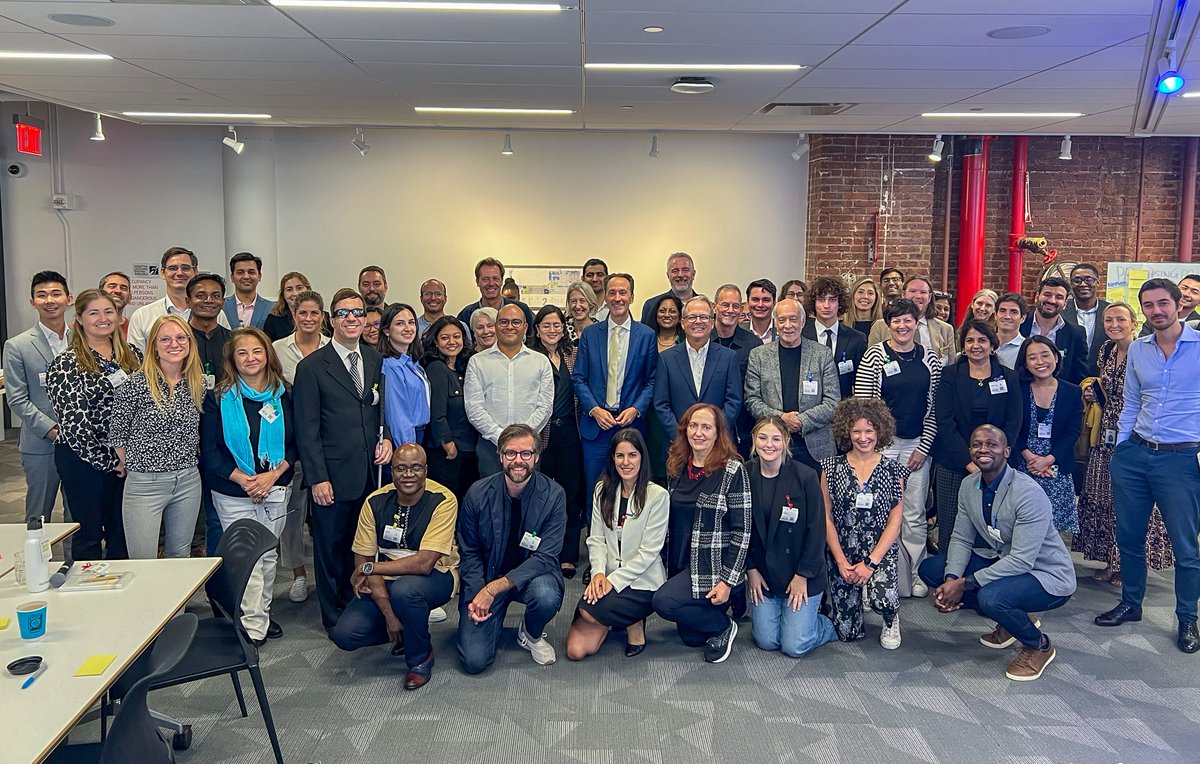 On the sidelines of the #SummitoftheFuture, <a href="/UNICEF/">UNICEF</a>'s Global #LearningInnovationHub and <a href="/GoogleForEdu/">Google for Education</a>, convened education experts and technologists to explore how #AI can be harnessed to tackle the learning crisis and revolutionize #Education. 

#AIinEducation #FutureOfLearning