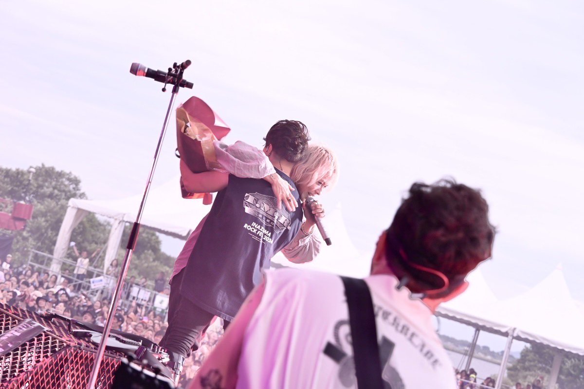 【#西川出没中👀】

ステージで
お誕生日祝ってもらいました💐

#イナズマロックフェス #IRF24