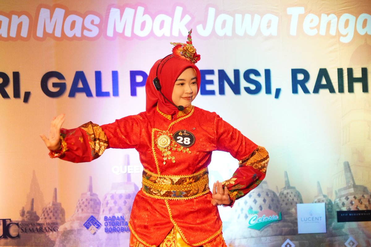 Yuk Sobat kita dukung finalis Mas dan Mbak Jawa Tengah yang akan berjuang untuk berebut gelar terbaik dalam Grand Final yang akan digelar di Balairung Astina Hotel UTC Semarang, Sabtu (21/9/2024). 
🎬 Live Youtube Pemprov Jateng
#MasMbakJateng2024
#DutaWisataJateng #DijatengAja