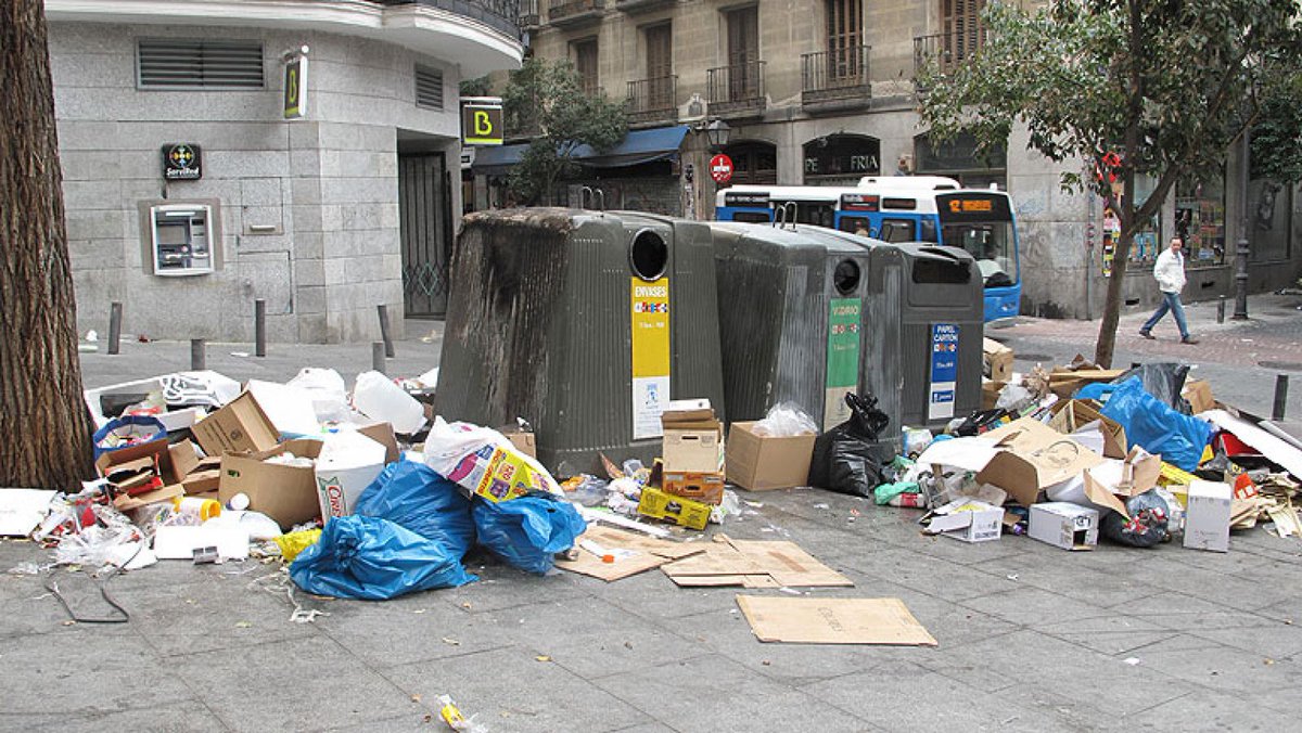 NEUDC_RNE's tweet photo. Este tercer sábado de septiembre se celebra el Día de la Limpieza. El objetivo es que seamos conscientes de la importancia de limpiar el planeta. Pero la limpieza es mucho más, ya lo saben. ¿Se consideran ustedes "limpios"? ¿Cuidan su limpieza? ¿Y la de los espacios públicos? https://t.co/AfDaQAbEPE