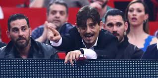 Τελικά ο έντιμος πρόεδρος (οπότε τον βολεύει) του παο δεν είχε πάθει παράκρουση όταν ανέβαζε το ένα βίντεο μετά το άλλο αφήνοντας σημαντικές υπόνοιες για στελέχη της κυβέρνησης και να κάνει το καλύτερο γήπεδο τής χώρας ιδιοκτησία του (ακριβώς όπως το διαβάζεται)...#OlympiacosBC