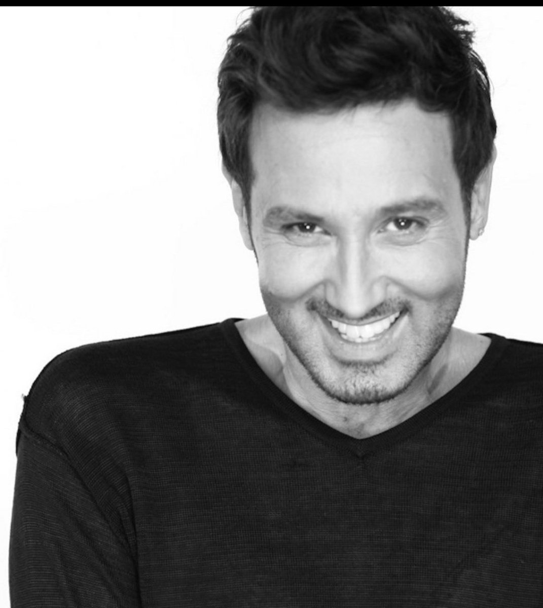 Güzel insanlar neden az yaşar?
#metinarolat 😔😔😔