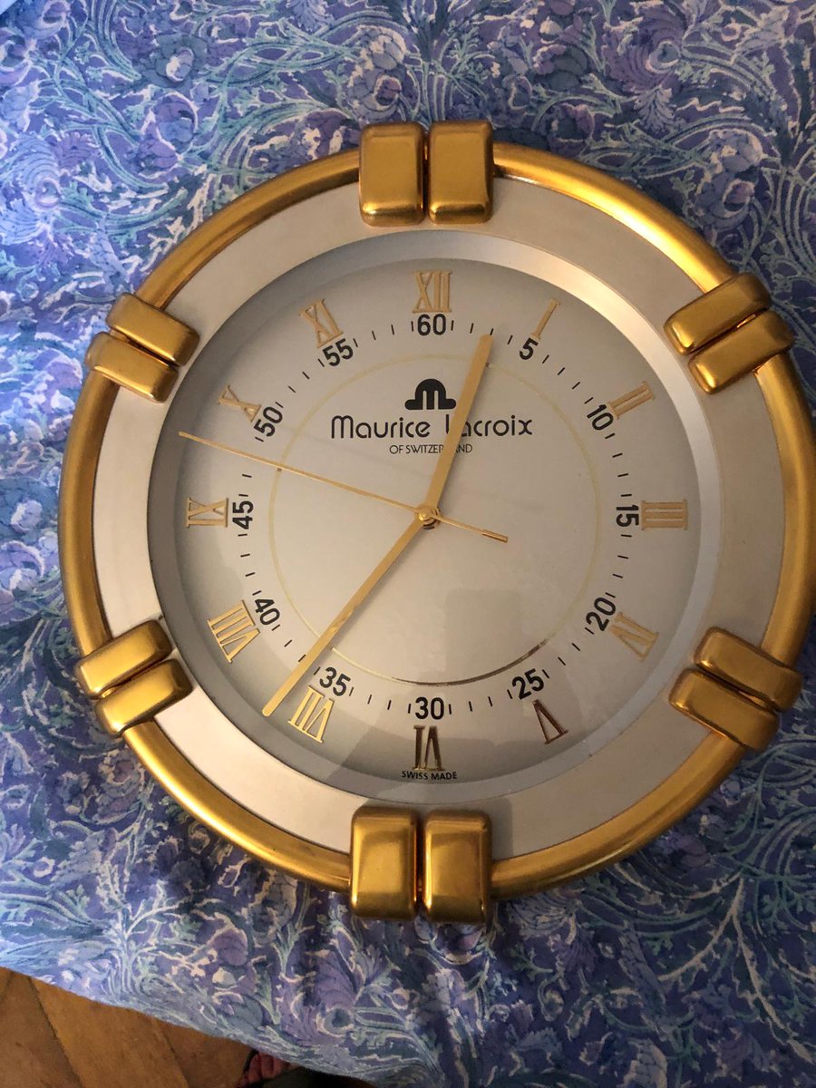 Quentin36155306's tweet photo. @Maurice_Lacroix 
Je cherche des informations sur cette horloge https://t.co/mUzlu3iDug