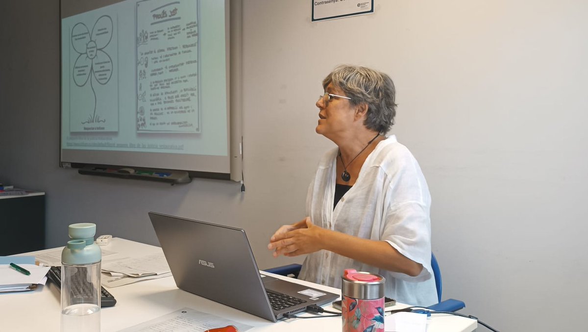 👥Jornada sobre la gestió de la violència i convivència als centres amb les direccions dels #EAP i psicopedagogs referents de zona.👉🏾Vam aprofundir en la guia d’actuació i protocol de prevenció i gestió i compartir tècniques i eines restauratives aplicables a les diferents fases.