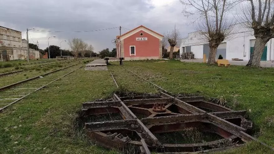 abel_aparicio_'s tweet photo. No sabes lo que ocurre en Galiza.
No sabes lo que ocurre en Asturies.
No sabes lo que ocurre en el País Llionés.
No sabes lo que ocurre en Estremaúra.
No sabes lo que ocurre en Portugal,

pero conoces lo que ocurre en Venezuela a cada segundo. Todo bien es España. https://t.co/Xgsrn2TCTq