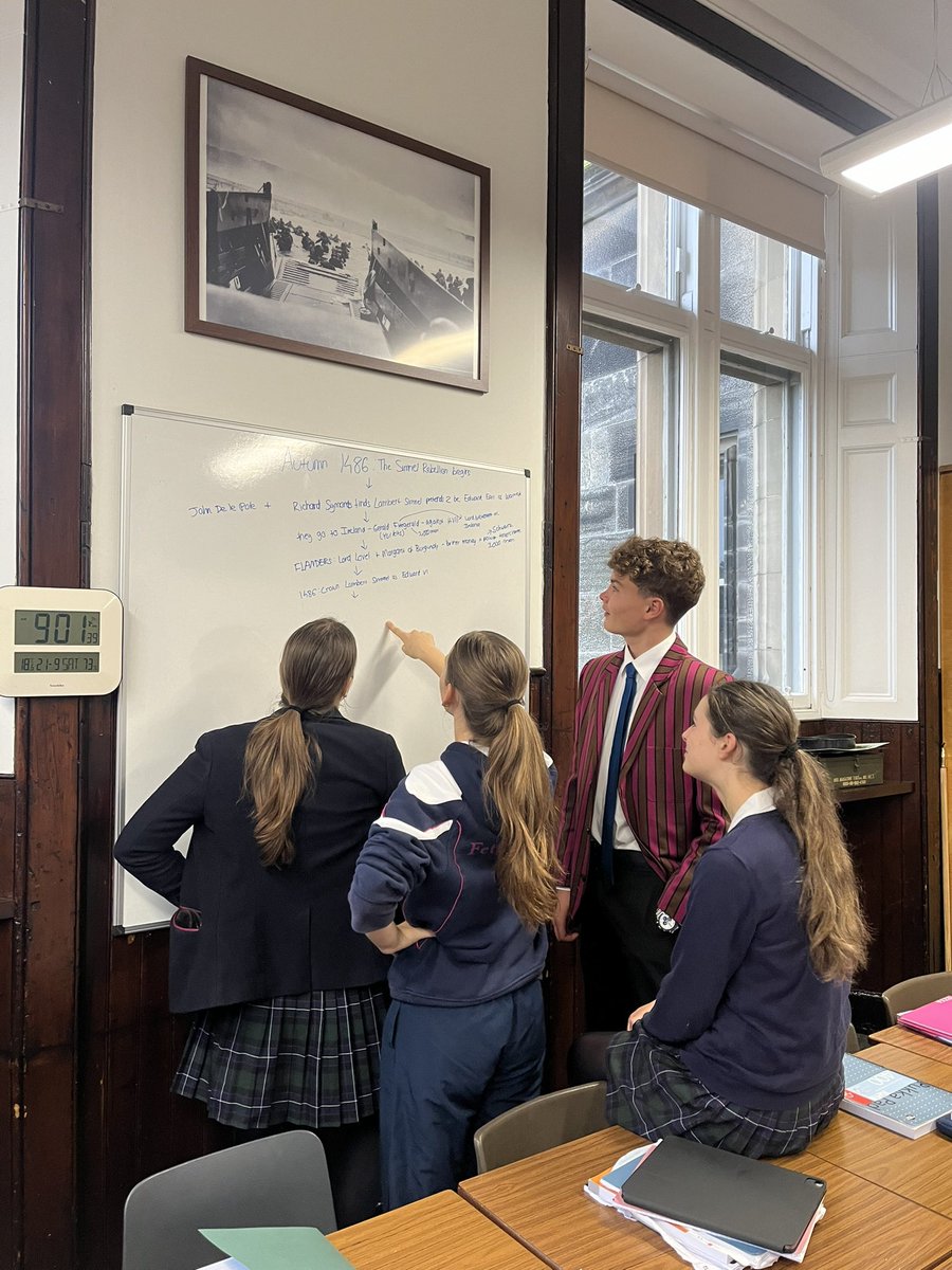 FettesLearn's tweet image. Lower Sixth historians mapping out the road to the Battle of Stoke (1487)…great fun on a Saturday morning! @Fettes_College @Historyatfettes