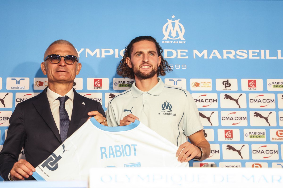 Alexy Bosetti sur le transfert d’Adrien Rabiot à l’OM :

« 𝗖̧𝗮 𝗺𝗲 𝗱𝗲́𝗴𝗼𝘂̂𝘁𝗲 ! C’est honteux, c’est tout ce que je déteste dans le foot. 🤮

𝗜𝗹𝘀 𝗲́𝘁𝗮𝗶𝗲𝗻𝘁 𝘁𝗼𝘂𝘀 𝗮̀ 𝗹’𝗮𝗲́𝗿𝗼𝗽𝗼𝗿𝘁, 𝗾𝘂𝗲𝗹𝗹𝗲 𝗵𝗼𝗻𝘁𝗲… Ils sont contents, ils ont pris un joueur de