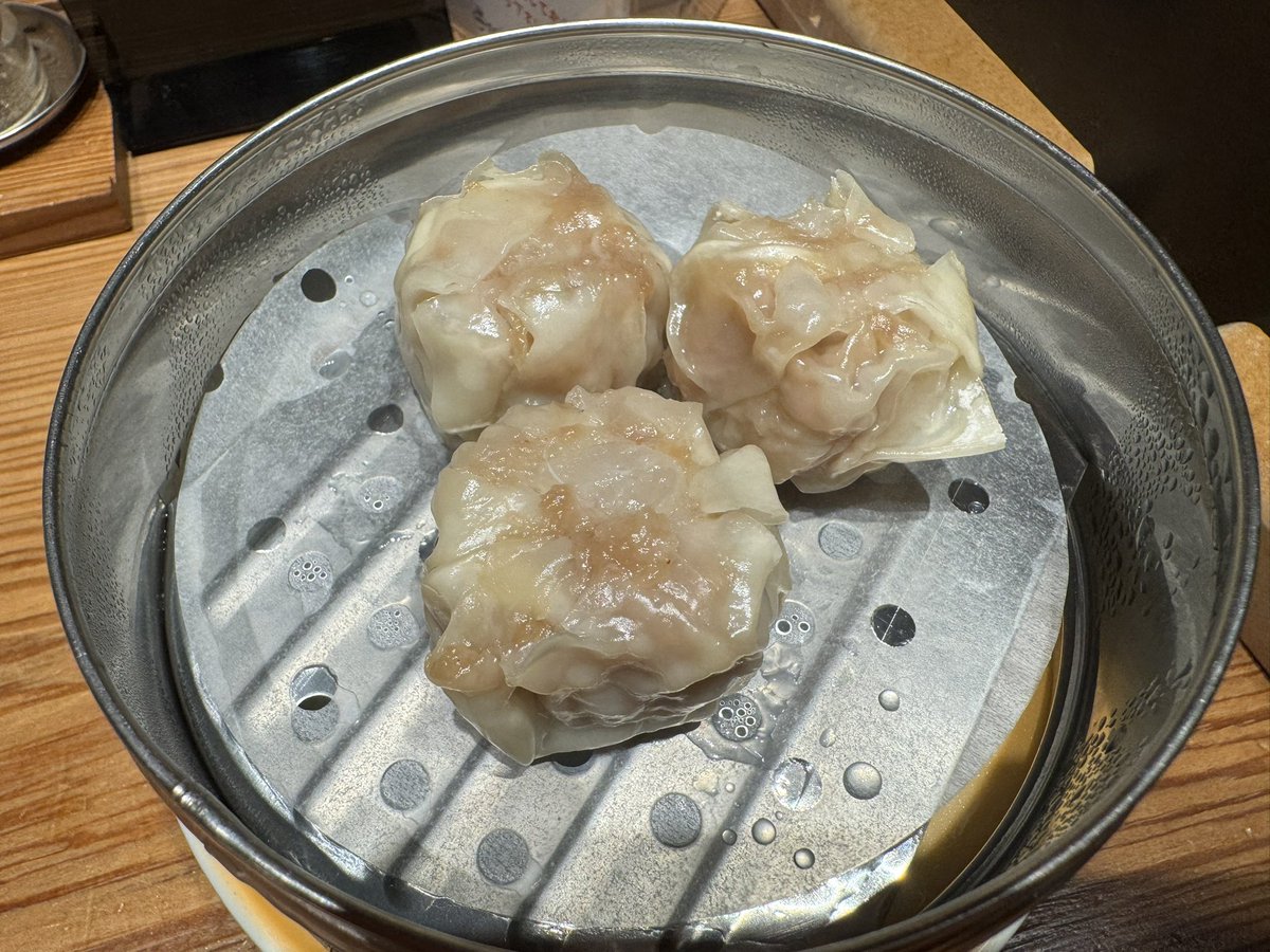 inajun_1228's tweet photo. 今日はこちら久しぶりのsoba shoへ🍜
特製白醤油そば🍜出汁の深みのあるスープで美味しかった〜🎵シウマイも美味しい🤤
見た目も味も整っておりました✨👌
#栃木県 #とちぎ #鹿沼市 #ラーメン #らーめん #ラー活 #鹿沼シウマイ #sobasho https://t.co/xyKedLkJXR