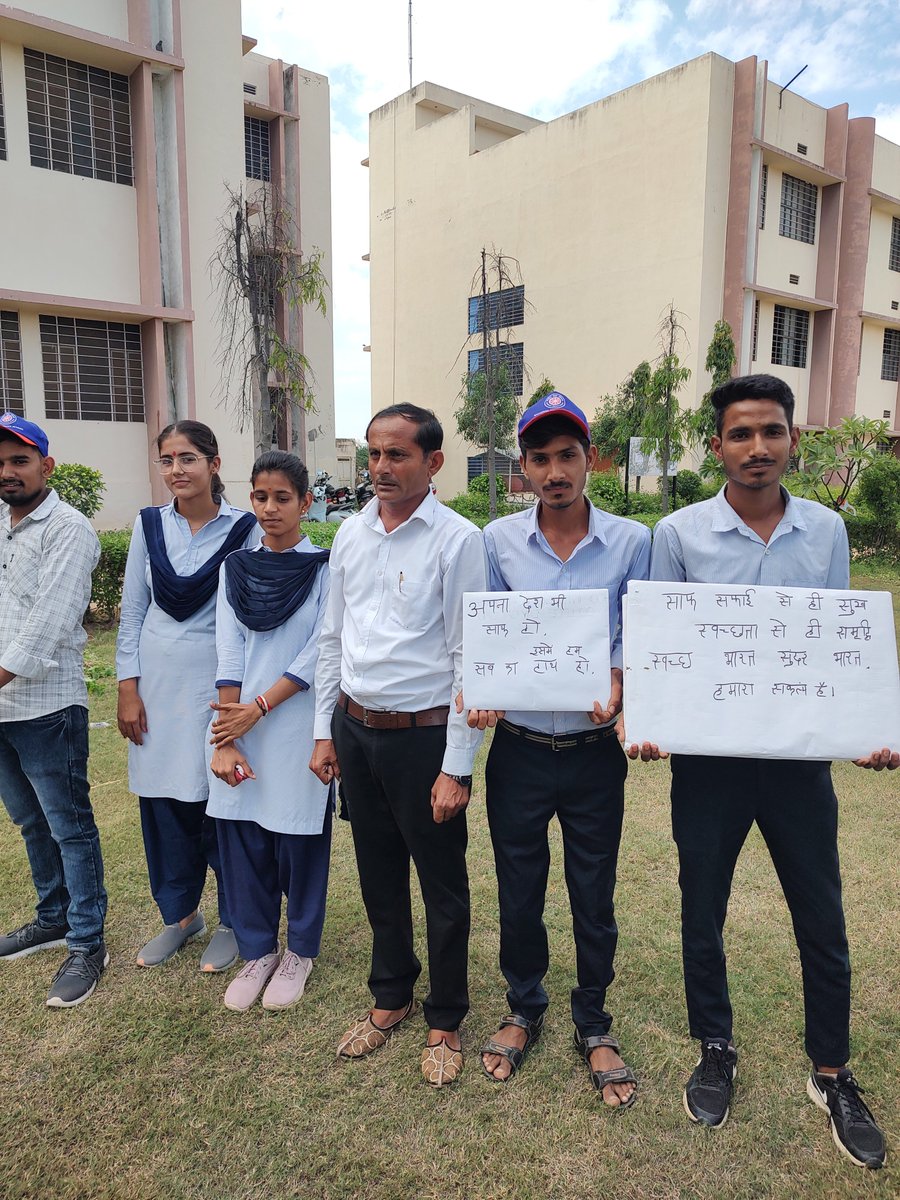 Tagorecollege's tweet photo. श्री टैगोर महाविद्यालय में आज स्वच्छता ही सेवा कार्यक्रम के तहत स्लोगन प्रतियोगिता का आयोजन किया गया जिसमें विद्यार्थियों ने स्वच्छता को लेकर स्लोगन तैयार किए।
जिसमें प्रथम स्थान हंसा राजपुरोहित,द्वितीय स्थान ओमप्रकाश तथा तृतीय स्थान अनिल ने प्राप्त किया।
https://t.co/99TX62A9D2 https://t.co/Toi104NzVg