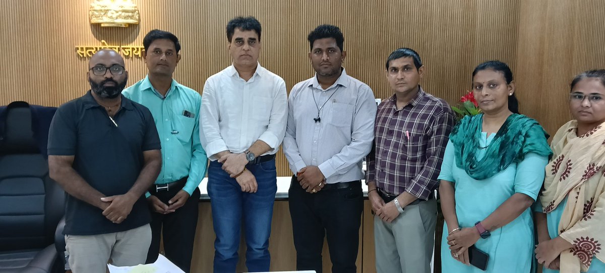 ધોરણ 9 થી 12 માં કાયમી ભરતી માં જગ્યા વધારા બાબતે શિક્ષા મંત્રી પ્રફુલભાઈ panseriya ને આવેદન આપી રજૂઆત.
#गुजरात_मांगे_कायमी_शिक्षक
<a href="/kuberdindor/">Dr. Kuber Dindor</a>
<a href="/prafulpbjp/">Praful Pansheriya</a>
<a href="/CMOguj/">CMO Gujarat</a>
<a href="/PandyaPiyush19/">Pandya Piyush</a>
<a href="/tejasmajithiya5/">તેજસ મજીઠીયા</a>
<a href="/bhupendrapbjp/">Bhupendra Patel</a>
<a href="/jamawat3/">Jamawat</a>
<a href="/YAJadeja/">Yuvrajsinh Jadeja</a>
<a href="/nikbanna09/">Nik Banna</a>