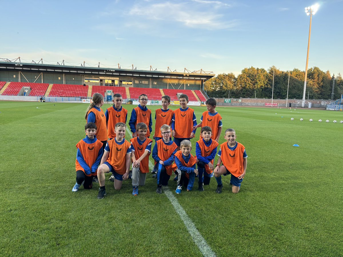 ThistleYouth's tweet photo. Good luck to all our teams today playing games across central Scotland 

Work hard, play fair score some goals and most importantly….Have Fun!! ⚽️⚽️⚽️

#MiniJags #LoveFootball

@TrossachsTeith @thistle_afc @ScotFACentral https://t.co/zwmjGd64ac