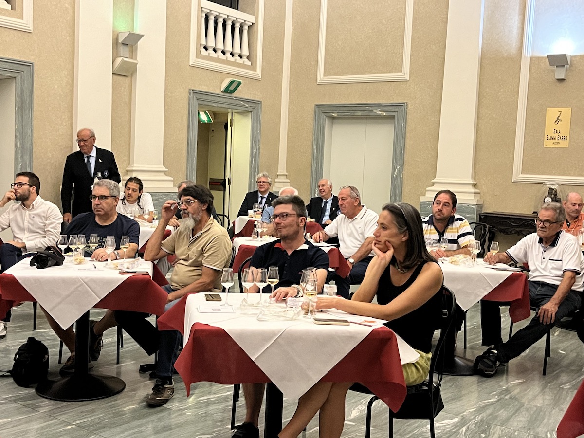 GrappaPiemonte's tweet photo. Si chiudono positivamente le attività del Consorzio alla Douja 2024
Si è chiusa con successo e soddisfazione la partecipazione del Consorzio Tutela Grappa del Piemonte e Grappa di Barolo.
Leggi tutto 👇
https://t.co/p1dZlE7sHP https://t.co/3eA7gaTfgA
