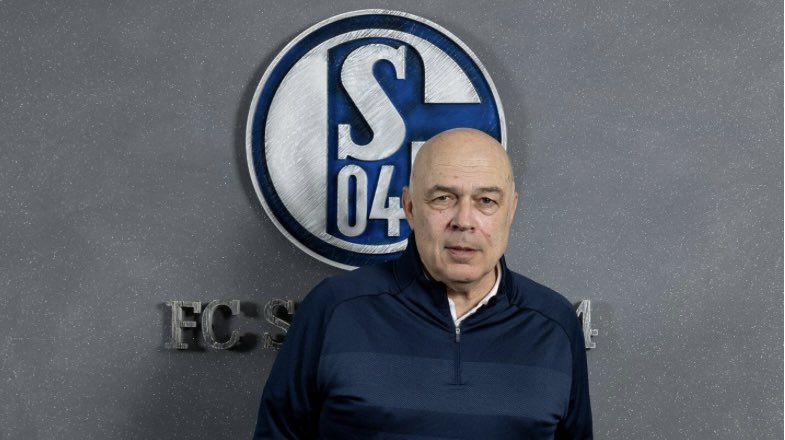 „Ich bedanke mich bei Ben Manga und Til Mann für das Vertrauen und wünsche Karel Gerhard alles gute für die Zukunft. Ich bin überzeugt, dass Spieler wie Mohammed Silla und Kenan Karawan commited zum FC #Schalke sind und den Klassenerhalt in der Bundesliga sichern werden.“

#S04
