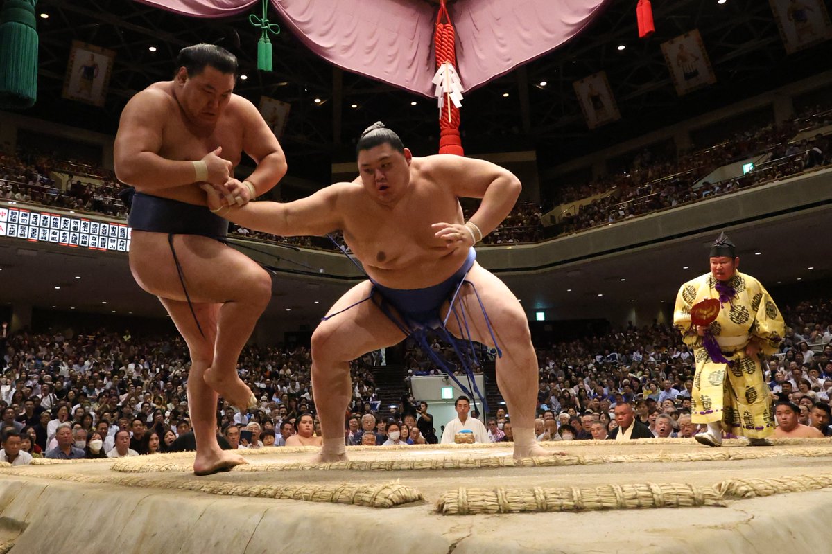 sumokyokai's tweet photo. ＜#大の里 優勝！＞
関脇 大の里が、大関 豊昇龍を破り、２回目の優勝を決めました。

#sumo #相撲 #九月場所 #秋場所 https://t.co/Qa6i3INzI1
